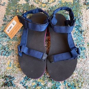 Atika sandals